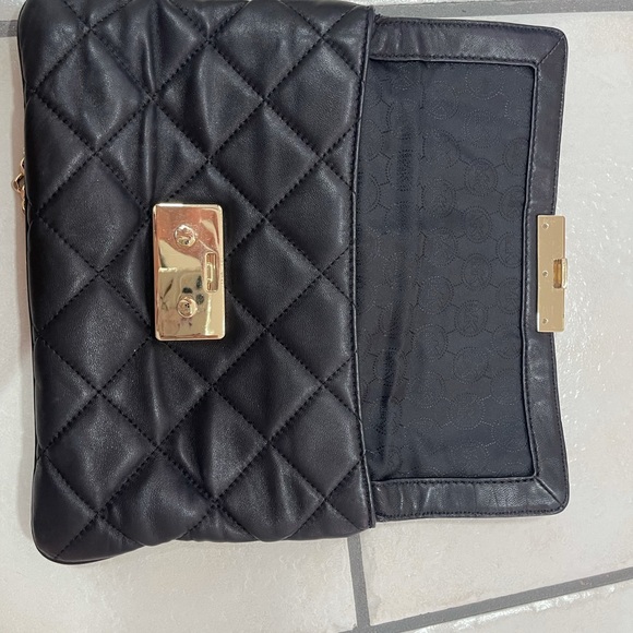 Original Michael Kors purse cute as an envelope clutch as well - Picture 3 of 3